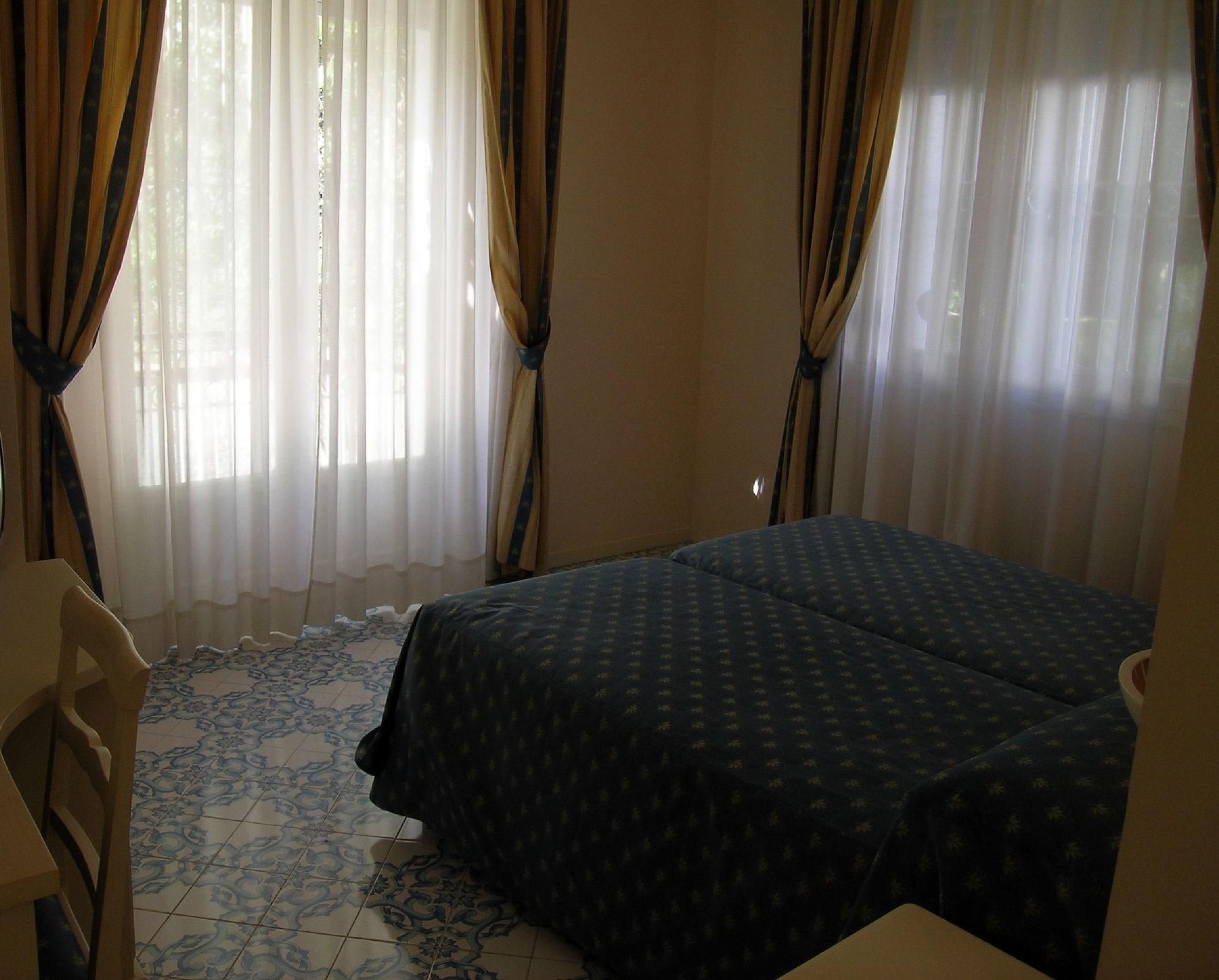 Hotel Alexander Palme เคียนเชียโนแตร์เม ภายนอก รูปภาพ