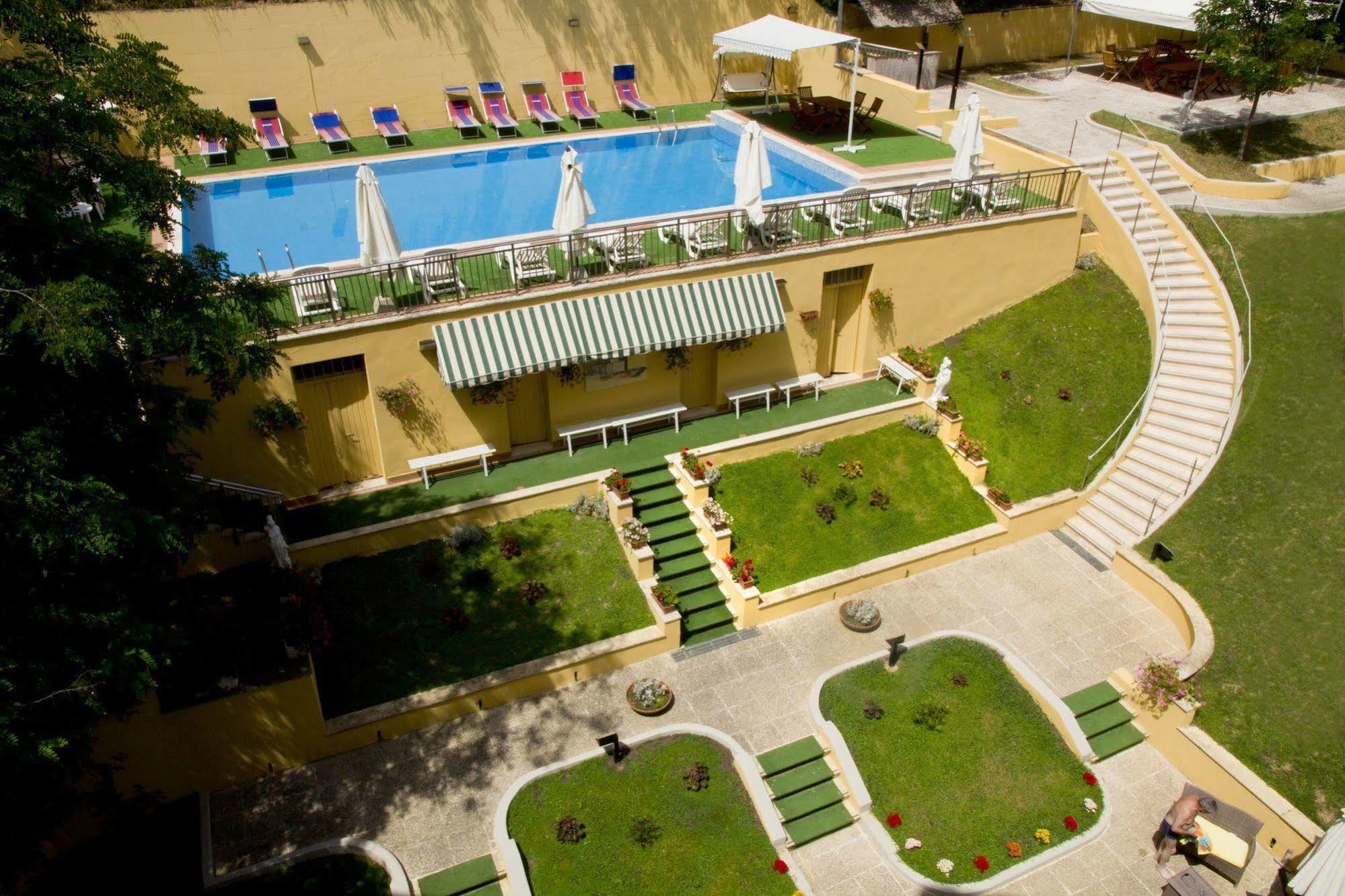 Hotel Alexander Palme เคียนเชียโนแตร์เม ภายนอก รูปภาพ
